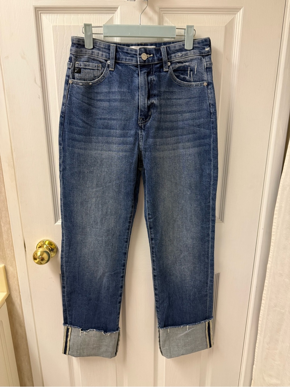 KanCan Cuffed Denim Jeans Size 2P 27 x 28 Medium Wash Relaxed Fit Straight Leg